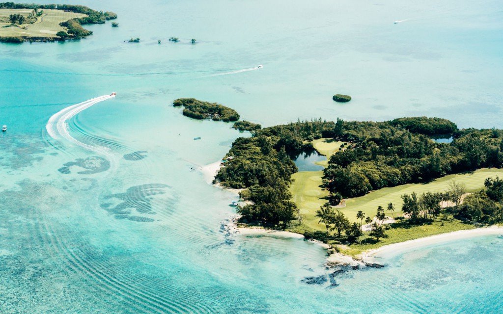 World leading golf course in Mauritius. Luxury travel in the Indian Ocean.