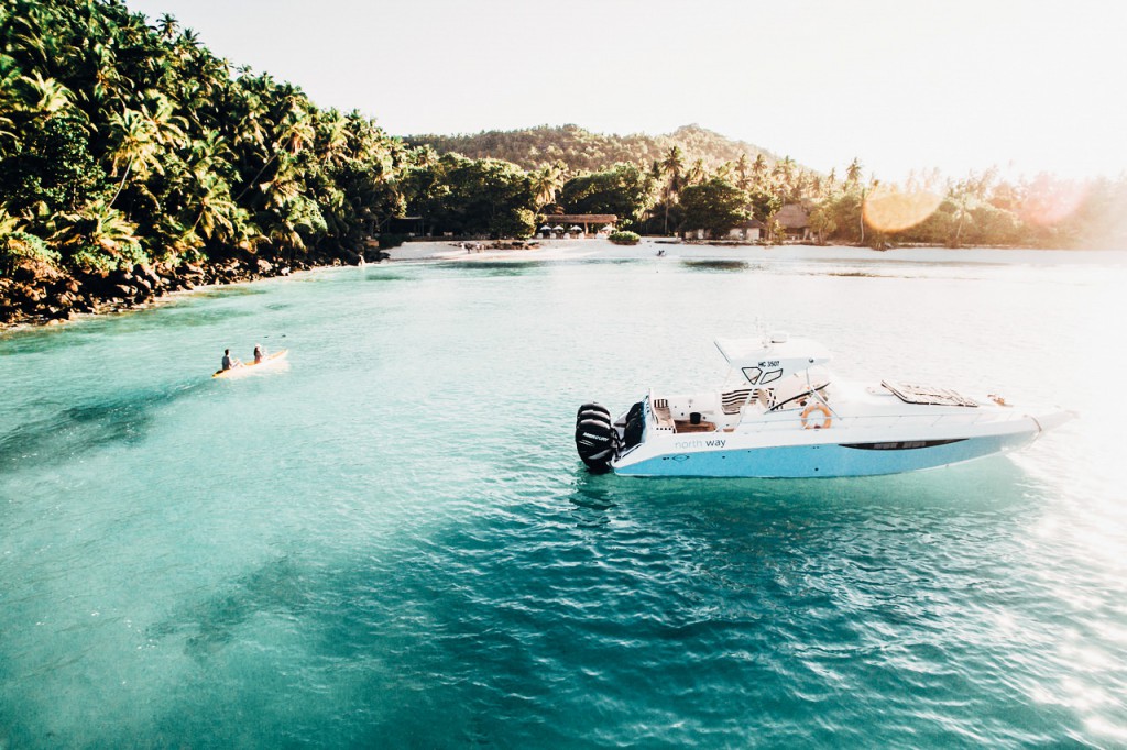 Boating and canoeing in the Indian Ocean. Luxury accommodation.
