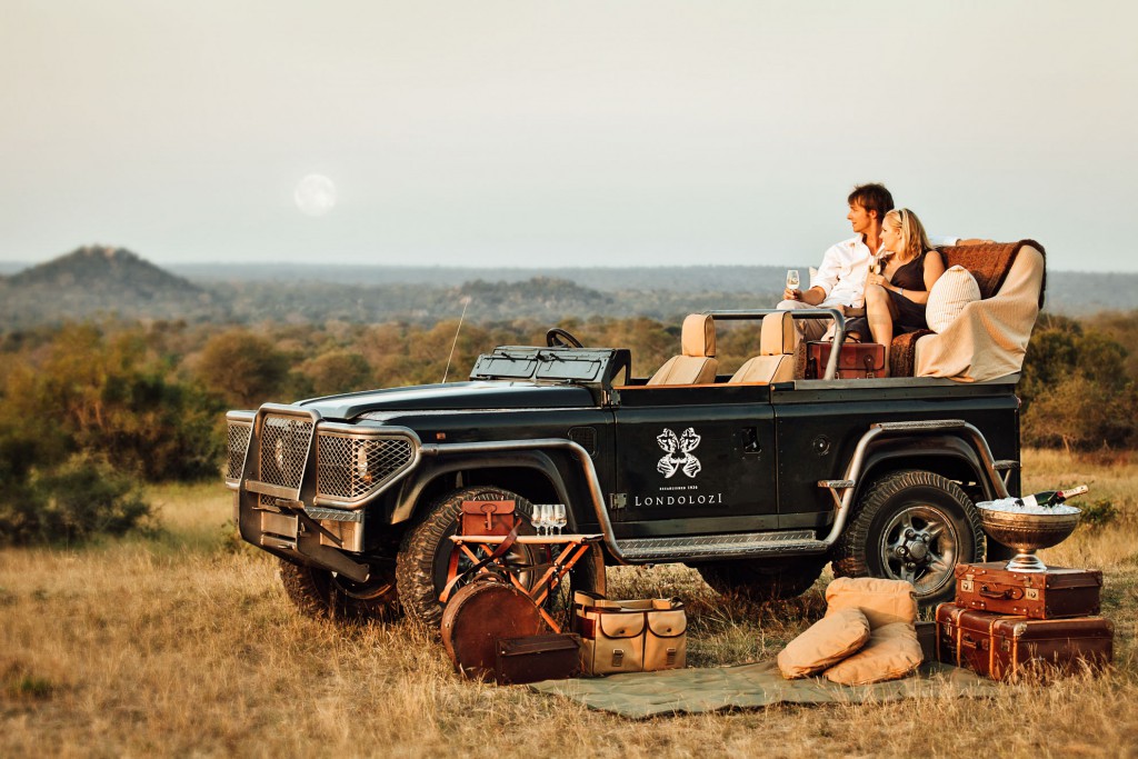 Romantic Safari Experience in South Africa. Luxury travel and honeymoon.
